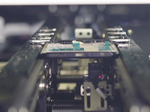 全自动点胶机如何提高点胶精度