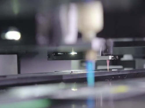 自动点胶机的三维精密点胶是如何实现的？