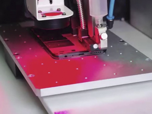 正确的使用热熔点胶机的方式，能够延长机器的使用寿命