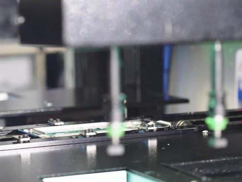 热熔胶点胶机在平板保护壳上的应用